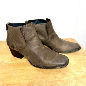 Born Rascal Boot Size 8.5/40 Brown Taupe Oiled Leather Block Heel Bootie